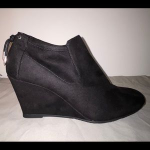 VARINA WEDGE BOOTIE